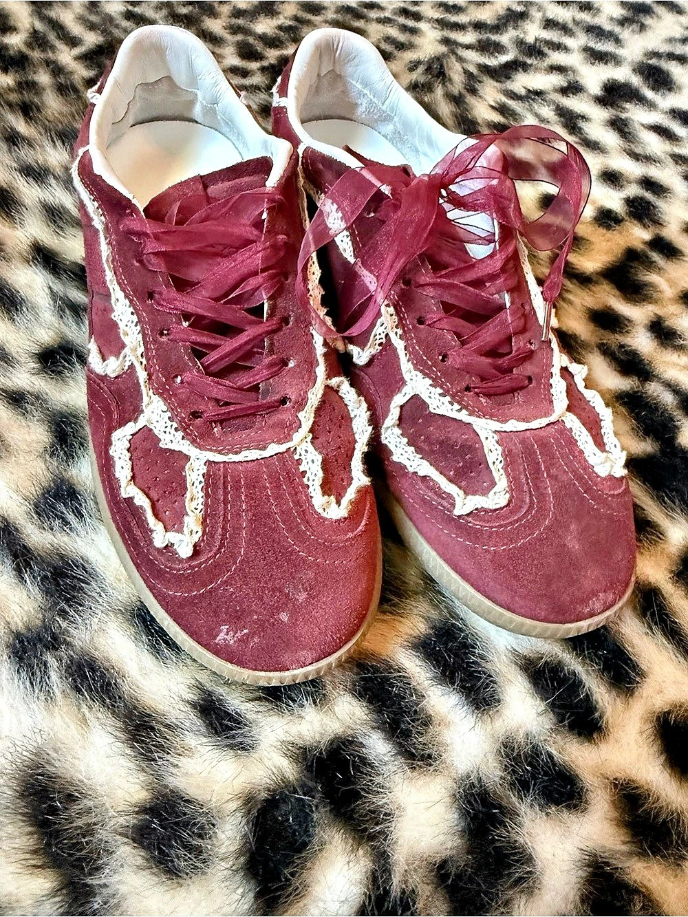 Alohas Burgundy & White Sneakers